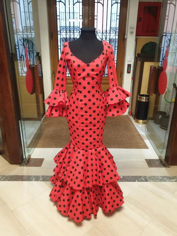T 34-36. Cheap Flamenca Dress Outlet. Mod. Tango Rojo Lunar Negro. Size 34-36